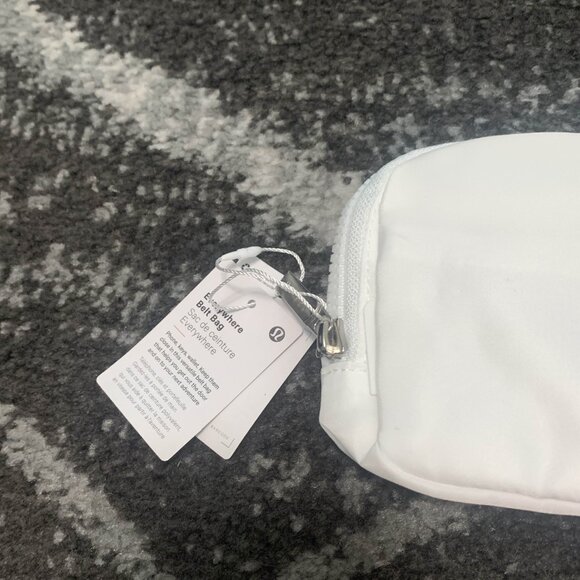 Lululemon Everywhere Bag 1L - Picture 3 of 4